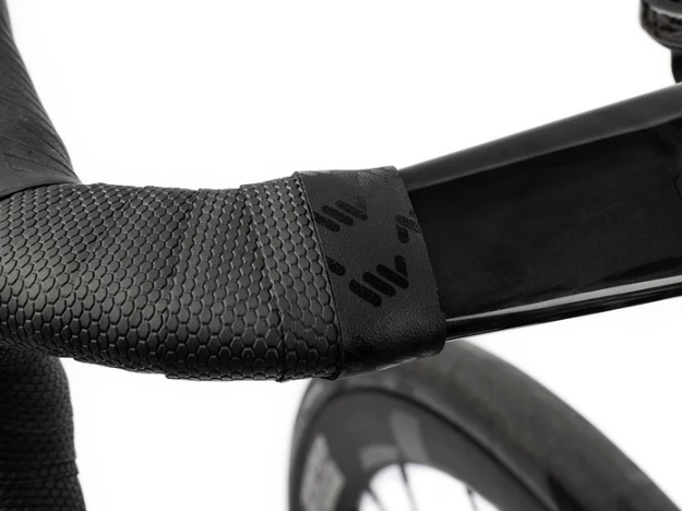 AMS TESSEL BLACK (1)