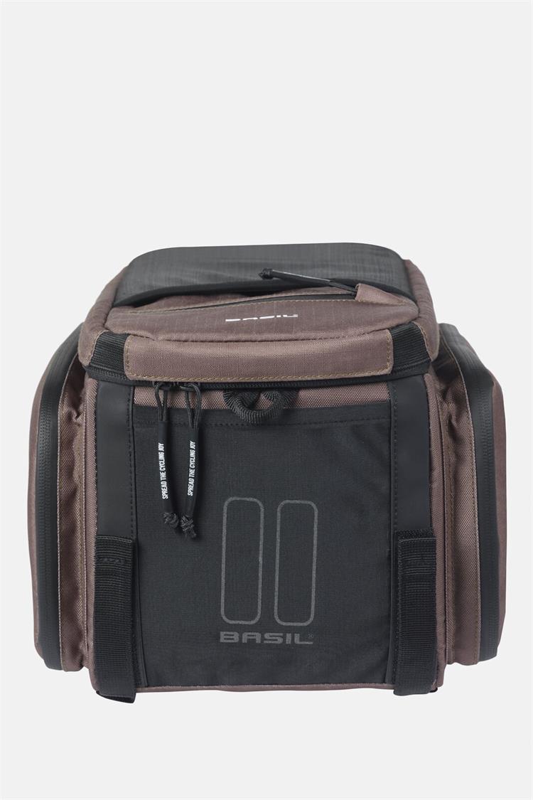 18437 Basil Move trunkbag brown_07-medium